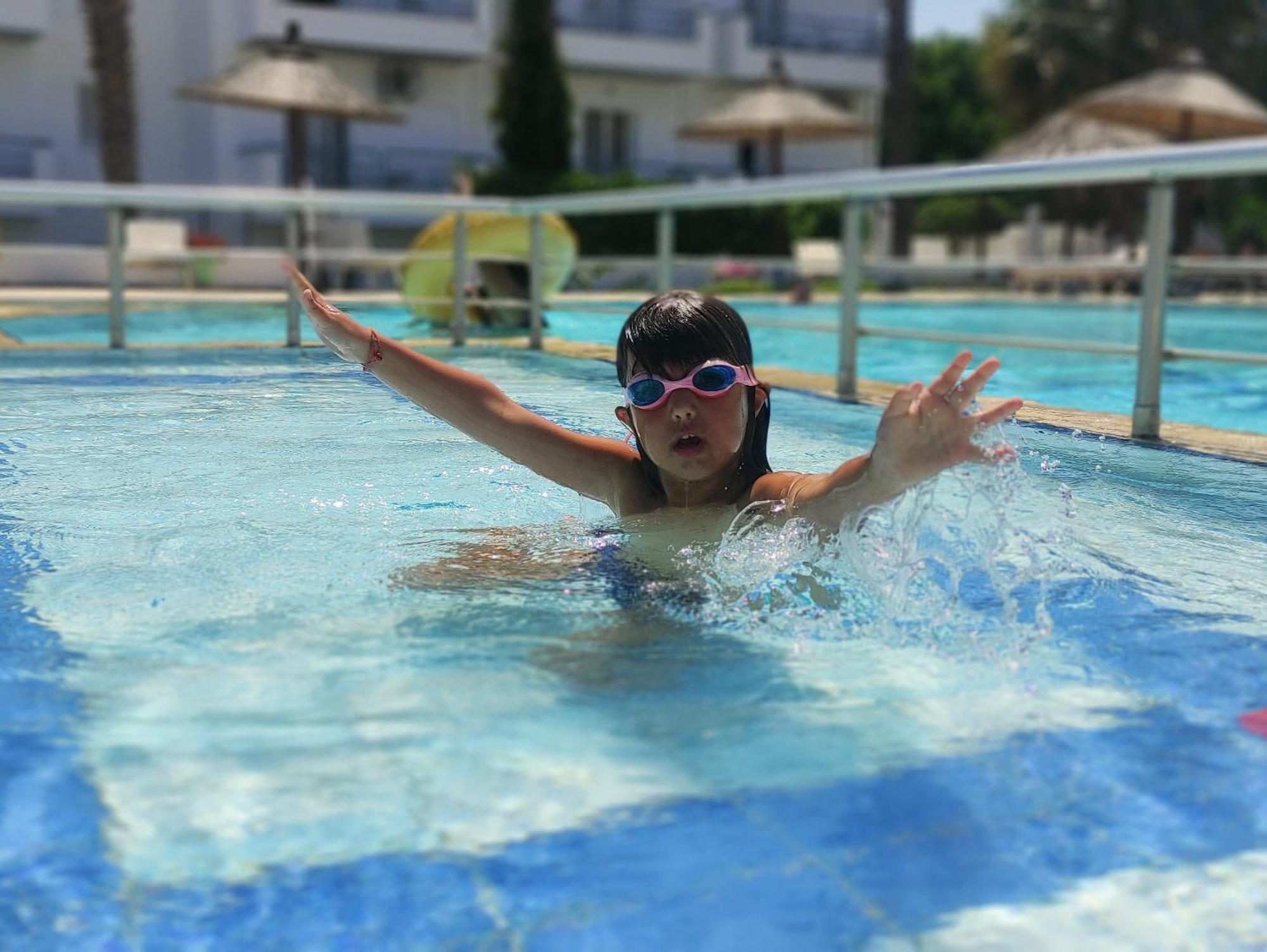 Otel Elga & 2*